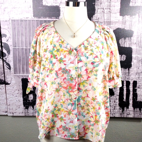 LC Lauren Conrad Tops - LC Lauren Conrad Floral Button Up Blouse